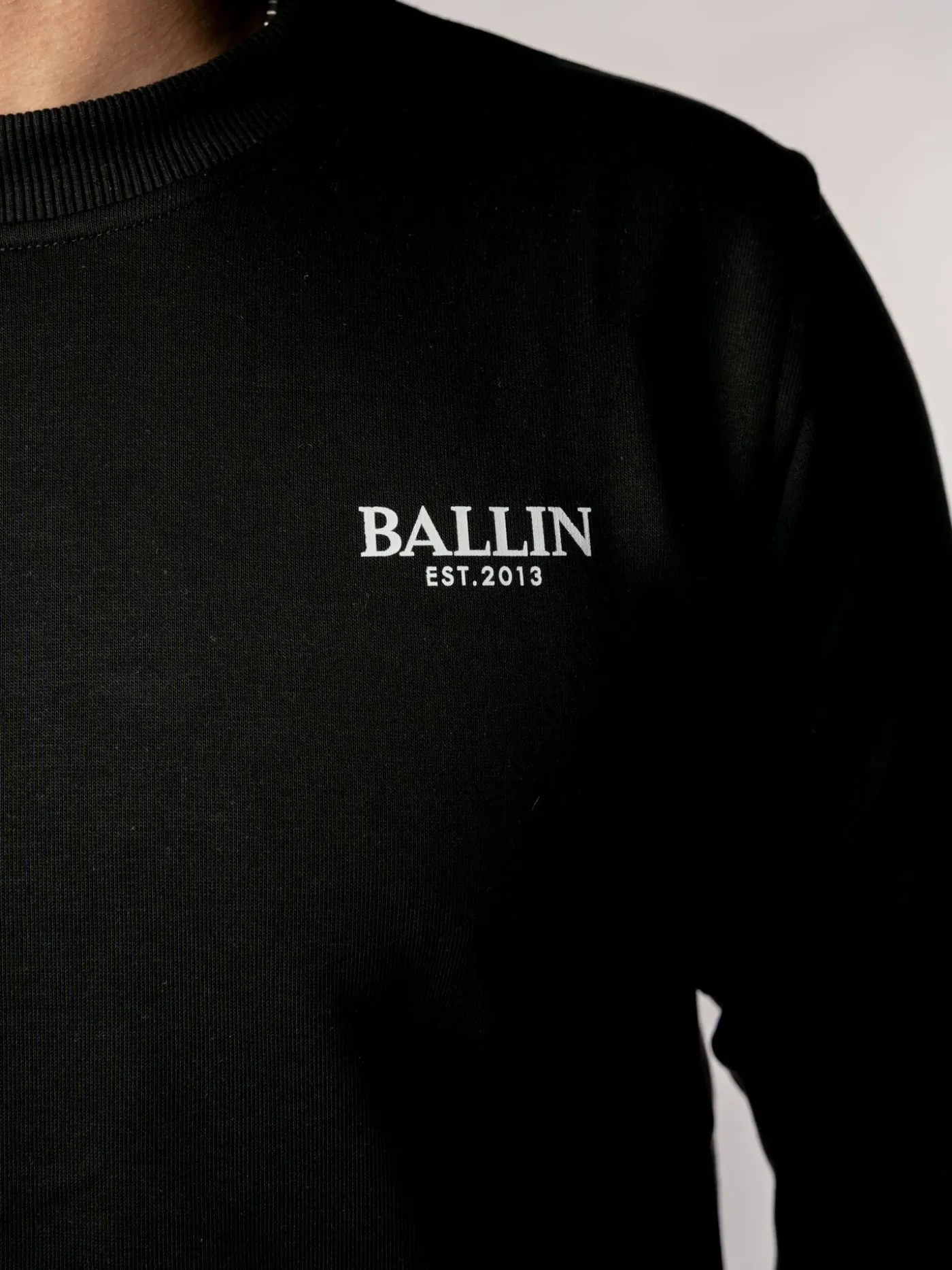 4809 crewneck
