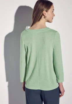 A322911 linen look v-neck shirt