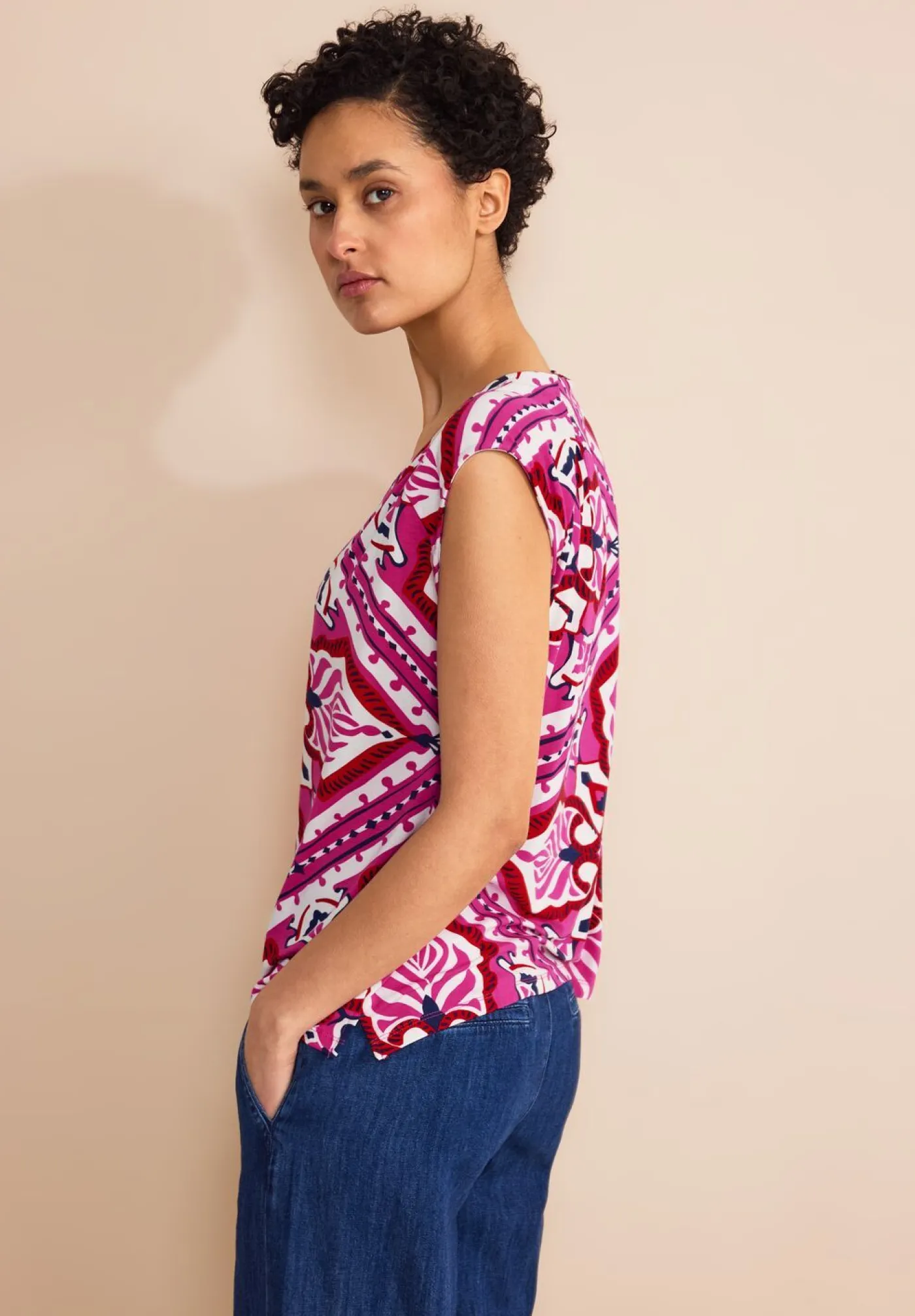A321322 LTD QR printed jersey top