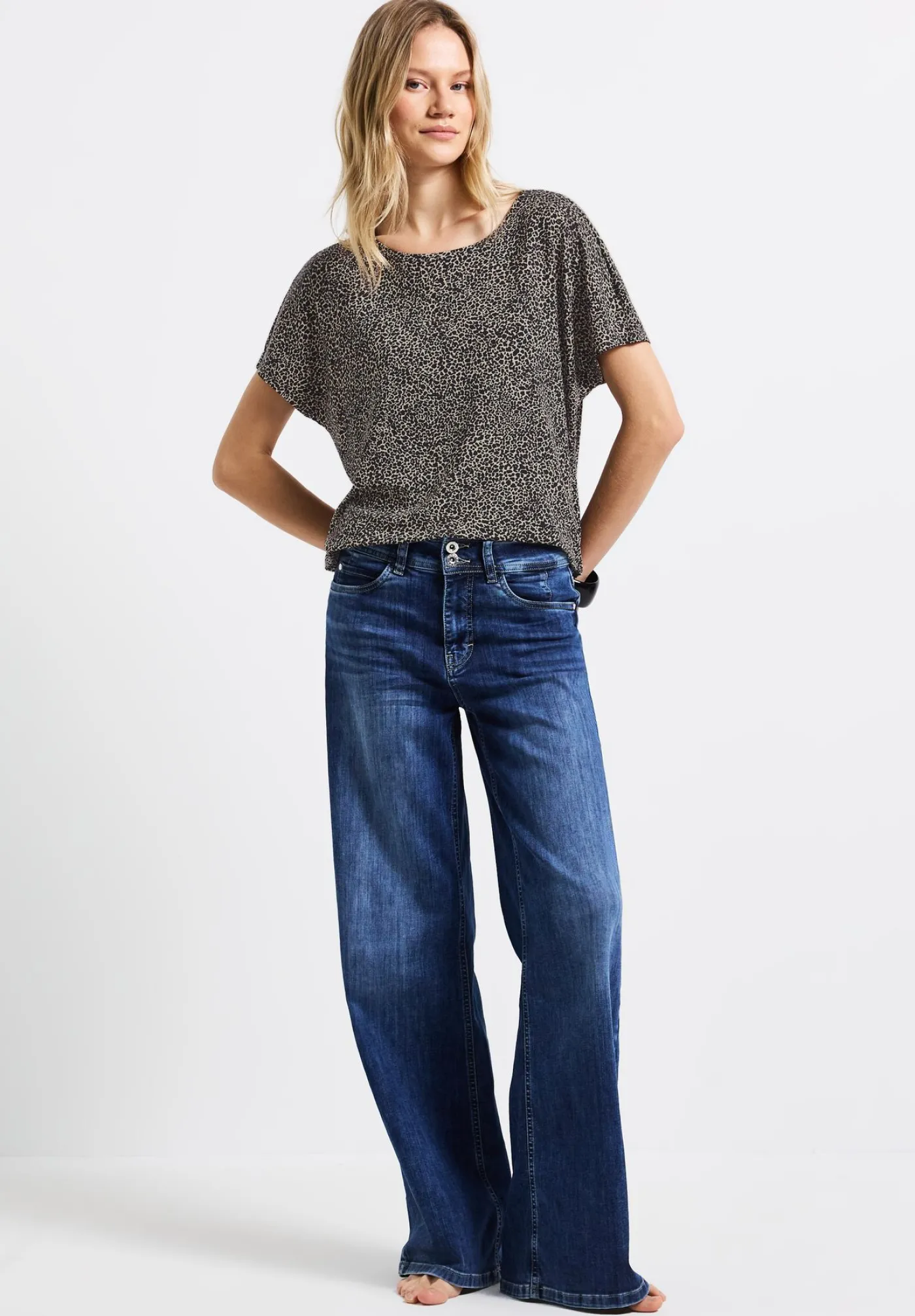 A323345 LTD QR printed Style new Cr