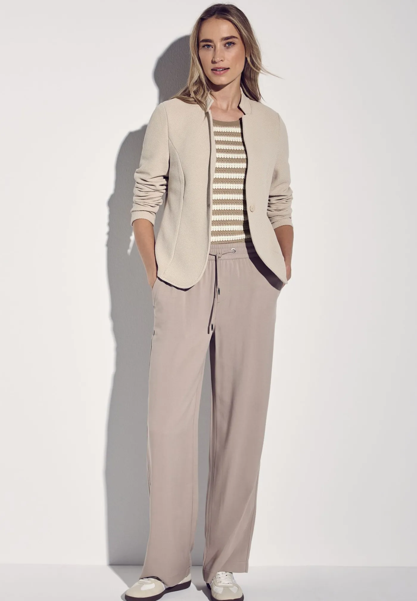 A322898 LTD QR summer yds stripe kn