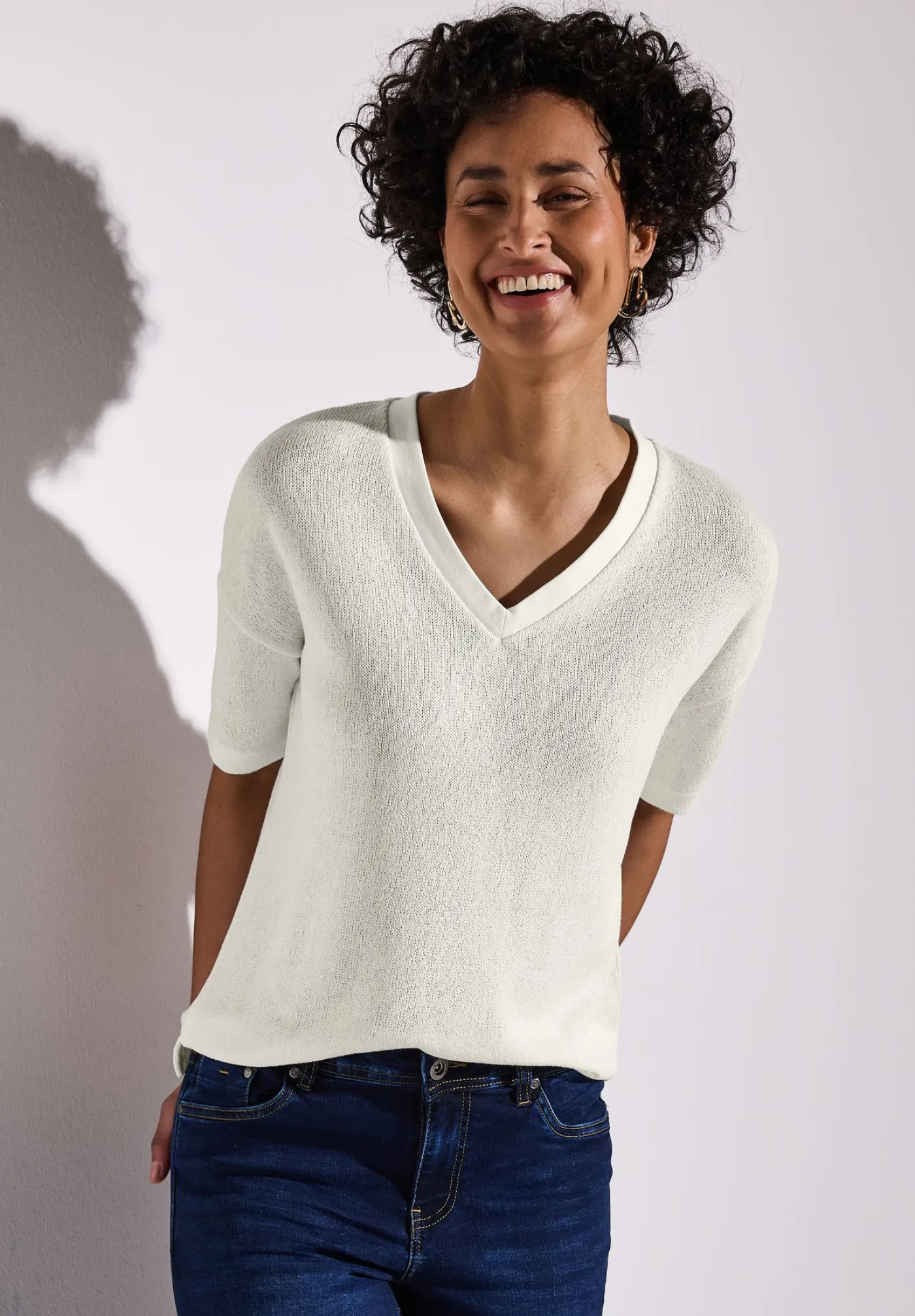 A322901 LTD QR v-neck knit look shi