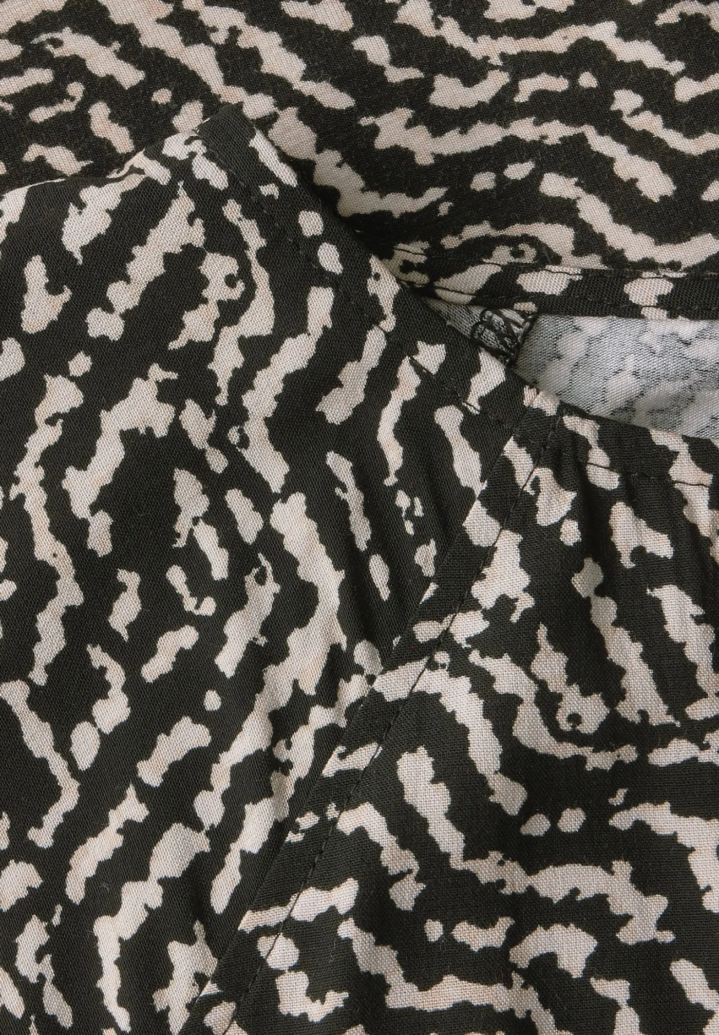 A323168 printed mat-mix shirt