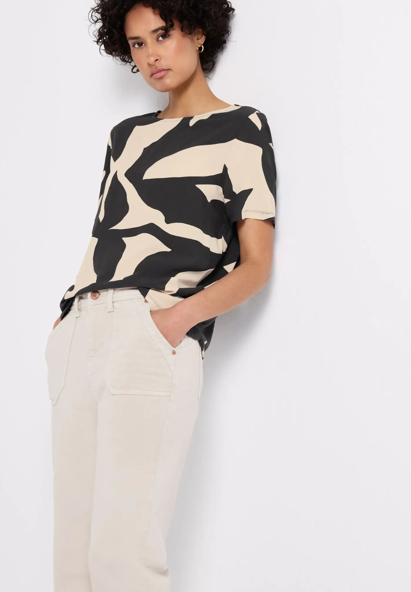 A323352 printed shirt w.crossed str