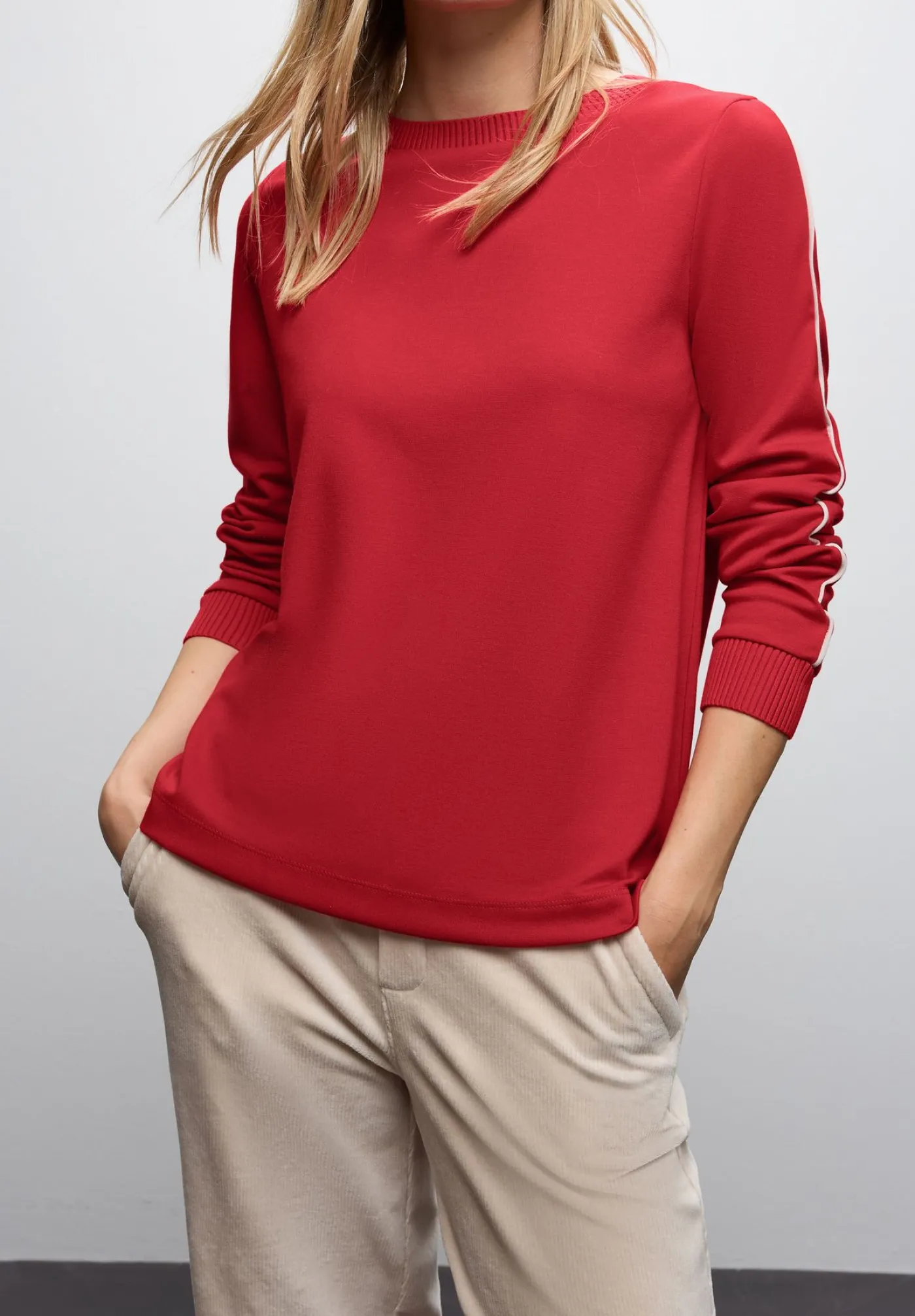 A324003 shirt w.kick details