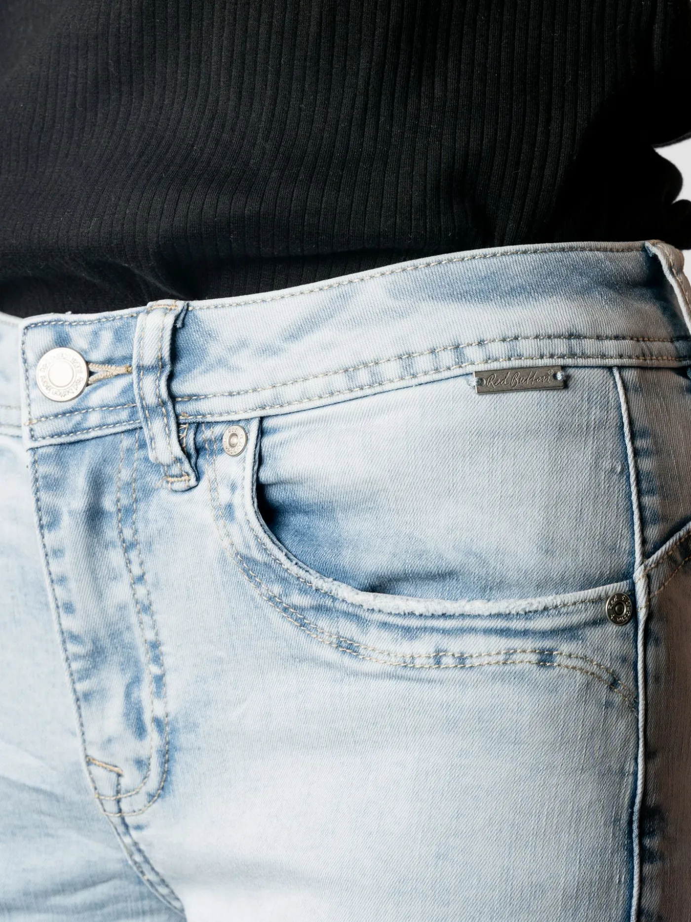 Babette light bleach