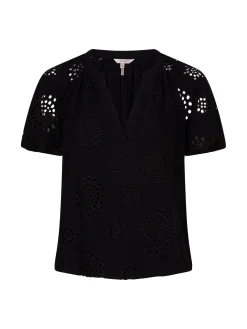 Blouse allover embroidery