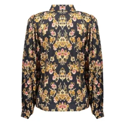 Blouse flowers
