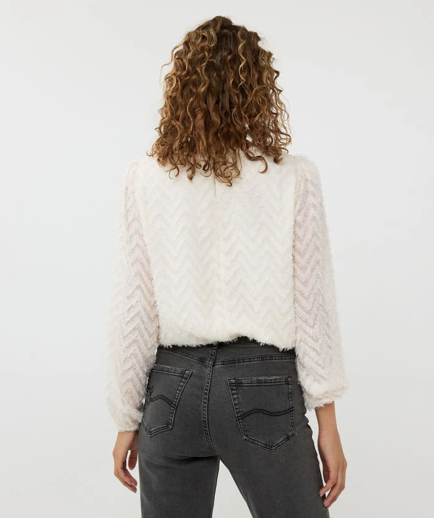 Blouse R/neck fluffy zigzag plumetis