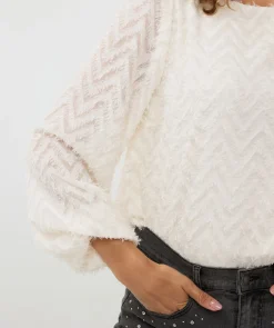 Blouse R/neck fluffy zigzag plumetis