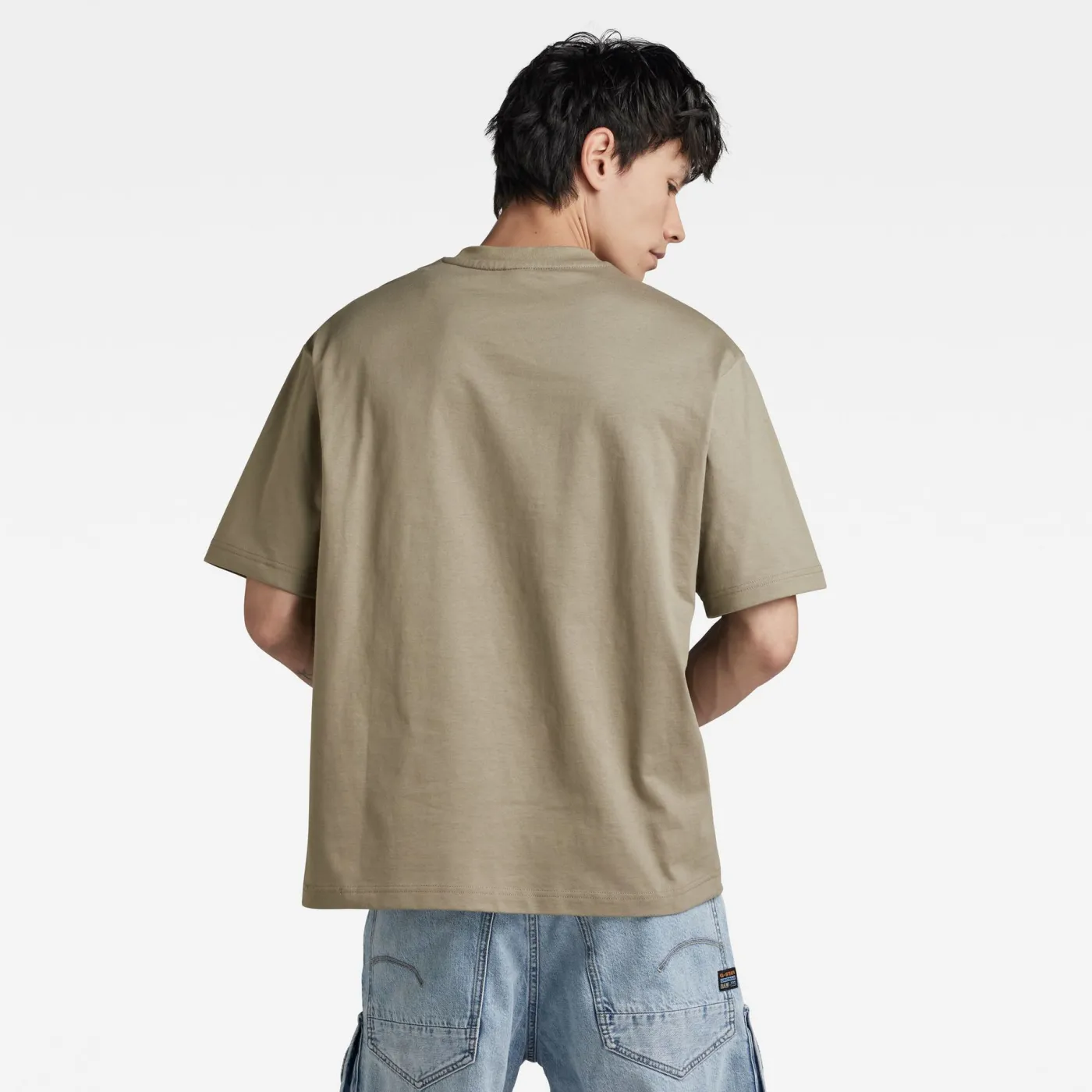 Center chest boxy r t