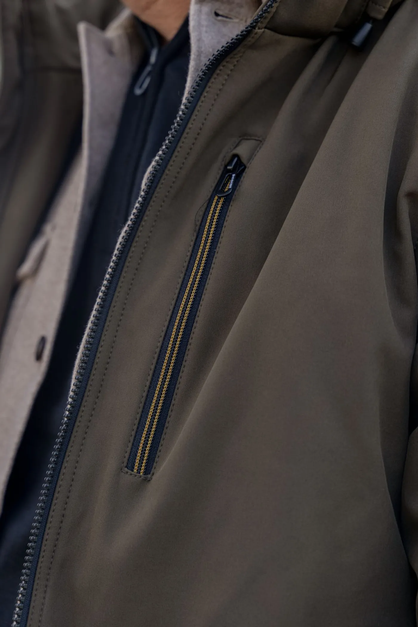 Jacket Short Fit Hooded Softshell Stretch