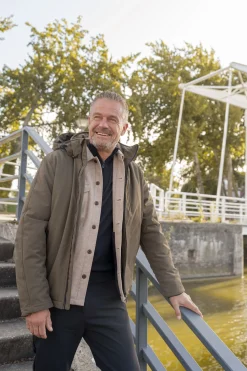 Jacket Short Fit Hooded Softshell Stretch