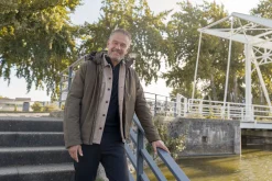 Jacket Short Fit Hooded Softshell Stretch