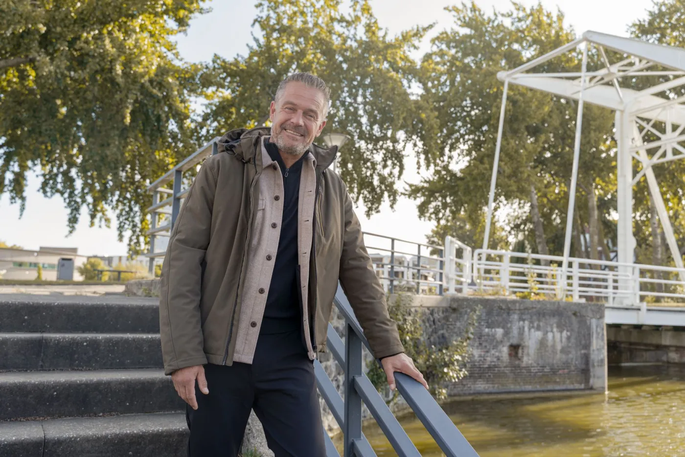 Jacket Short Fit Hooded Softshell Stretch