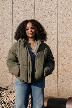 JDYWONDER SHORT HOOD PUFFER OTW SIJ