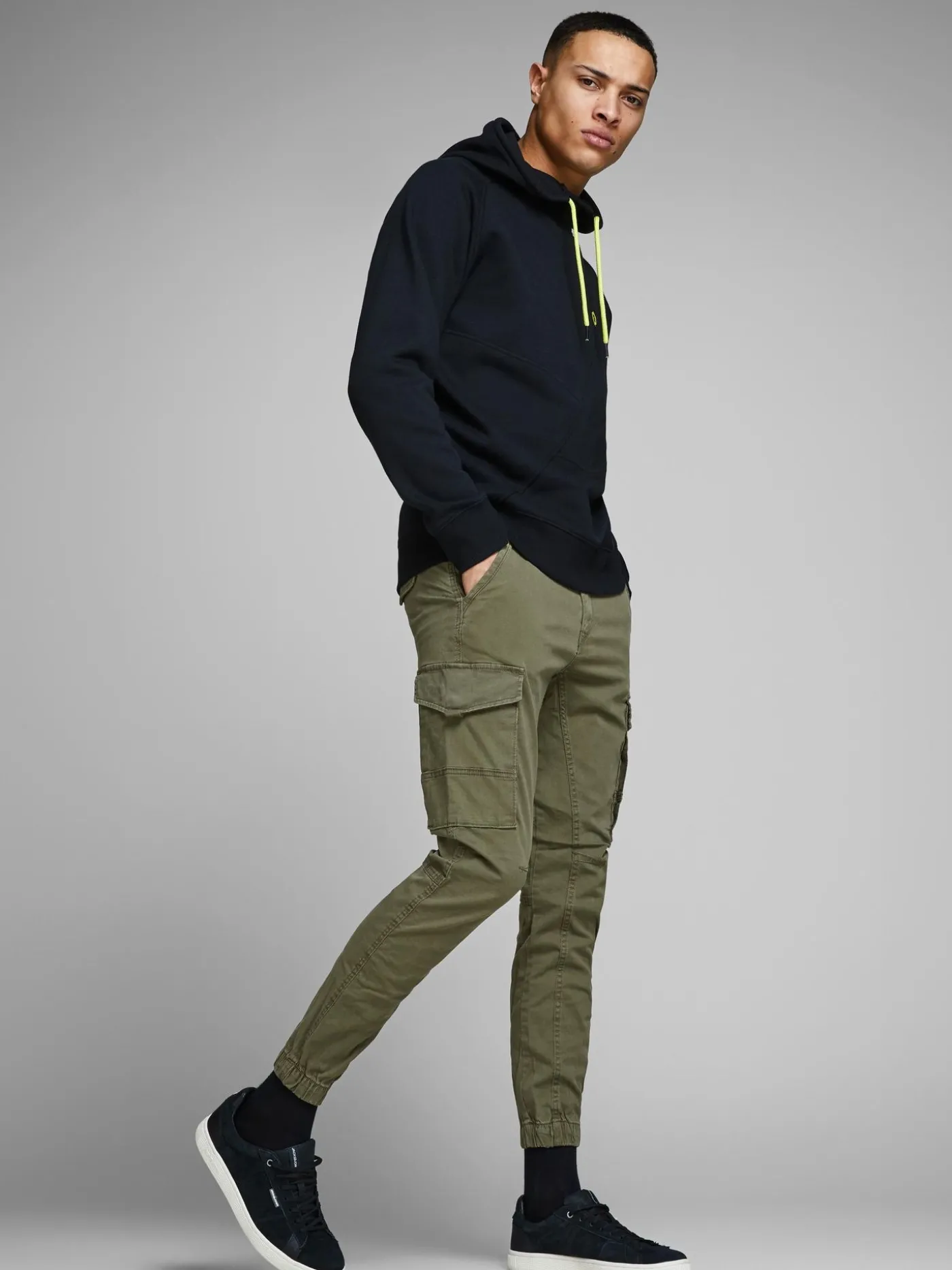 JPSTPAUL JJFLAKE 542 OLIVE NIGH NOO