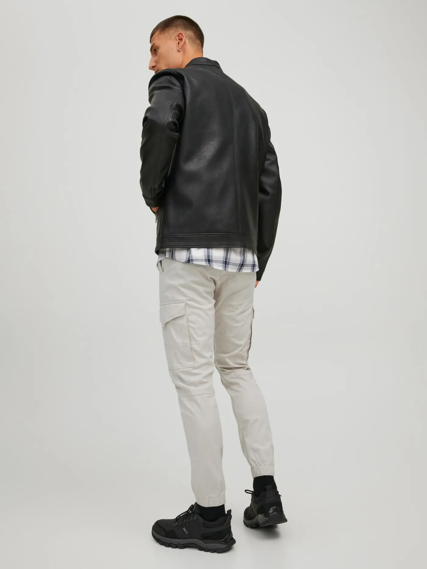 JPSTPAUL JJFLAKE ANA NOOS