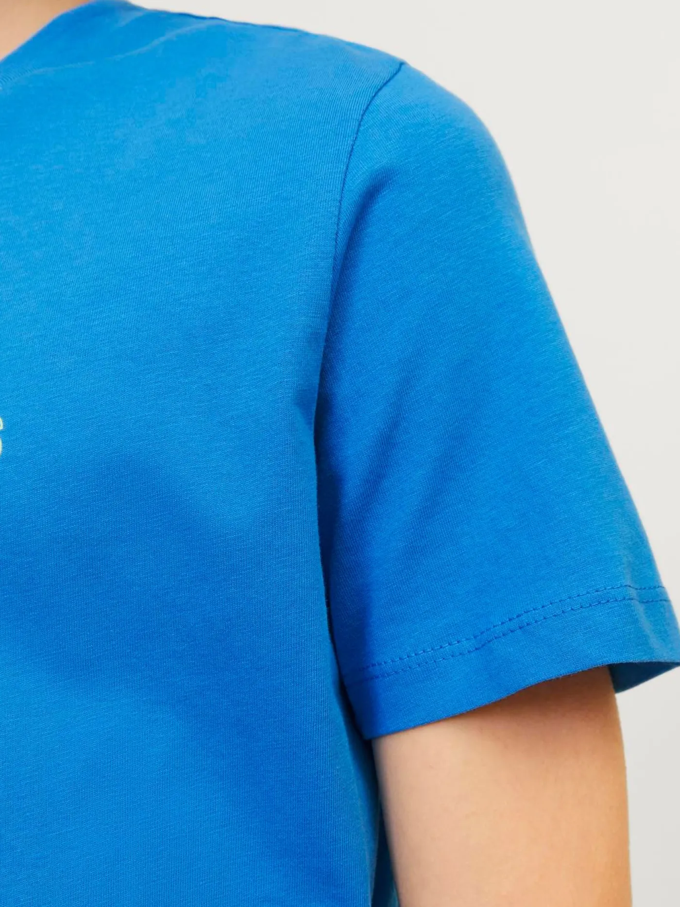 JWHNEO TEE SS CREW NECK JNR