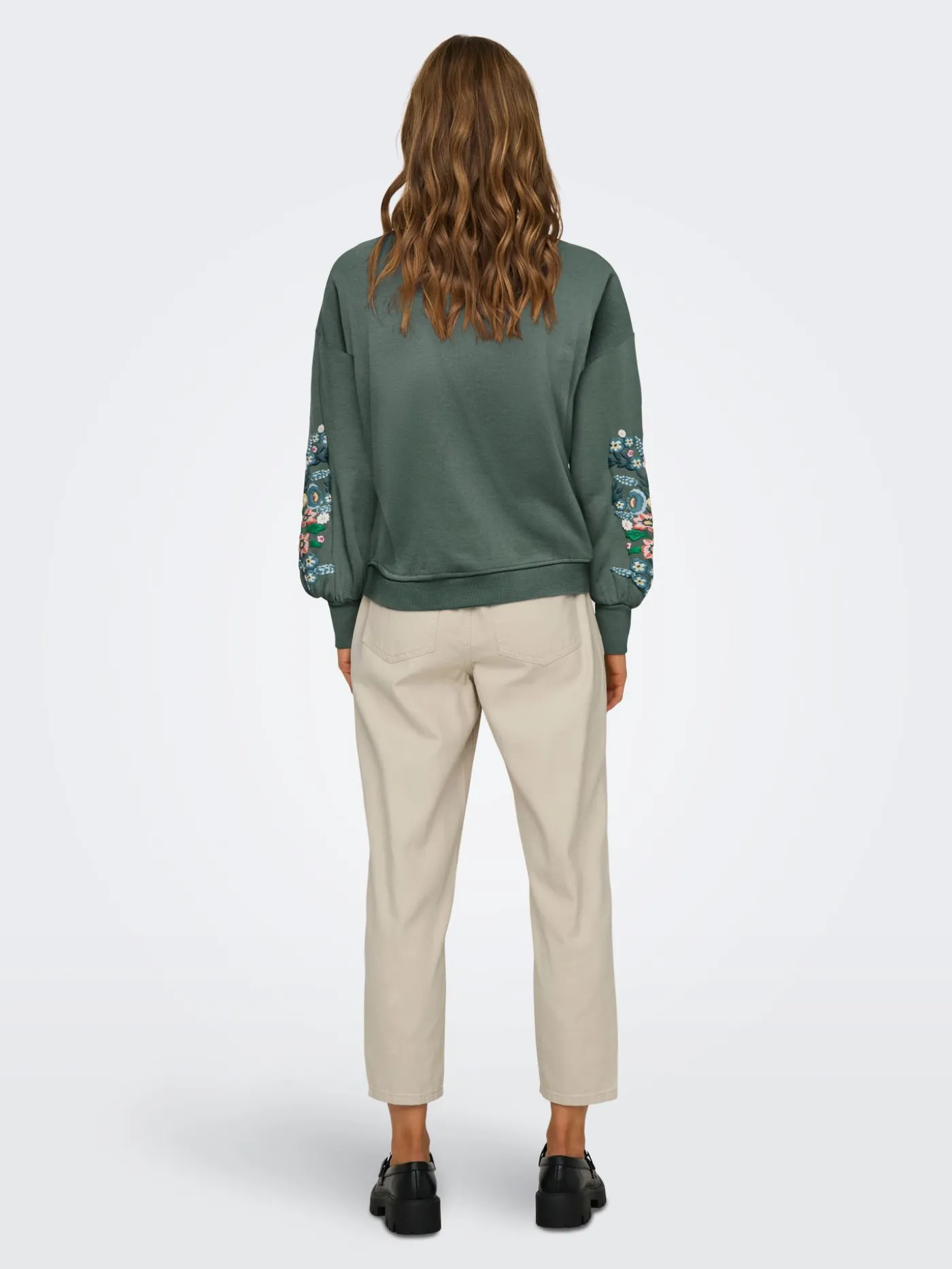 ONLBROOKE L/S O-NECK FLOWER SWT NOO