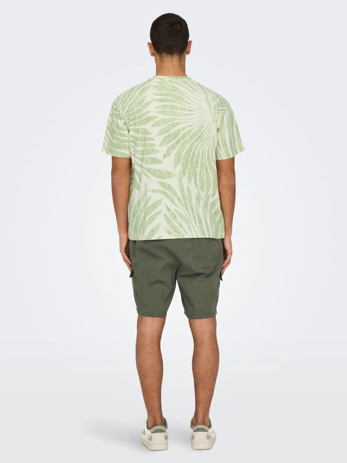 ONSZEKE LIFE REG WASHED SS AOP TEE