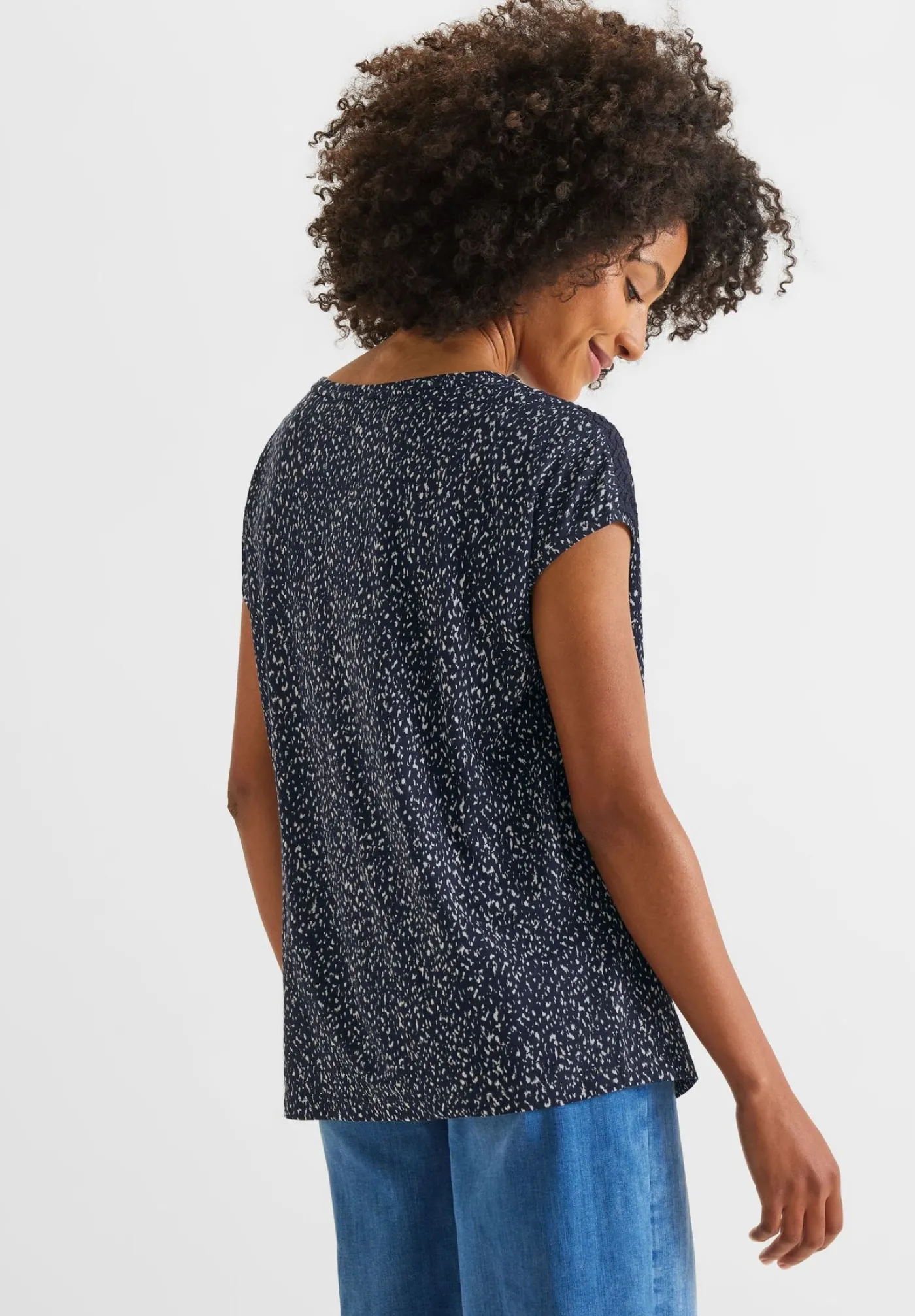 printed shirt w.lace shoulder