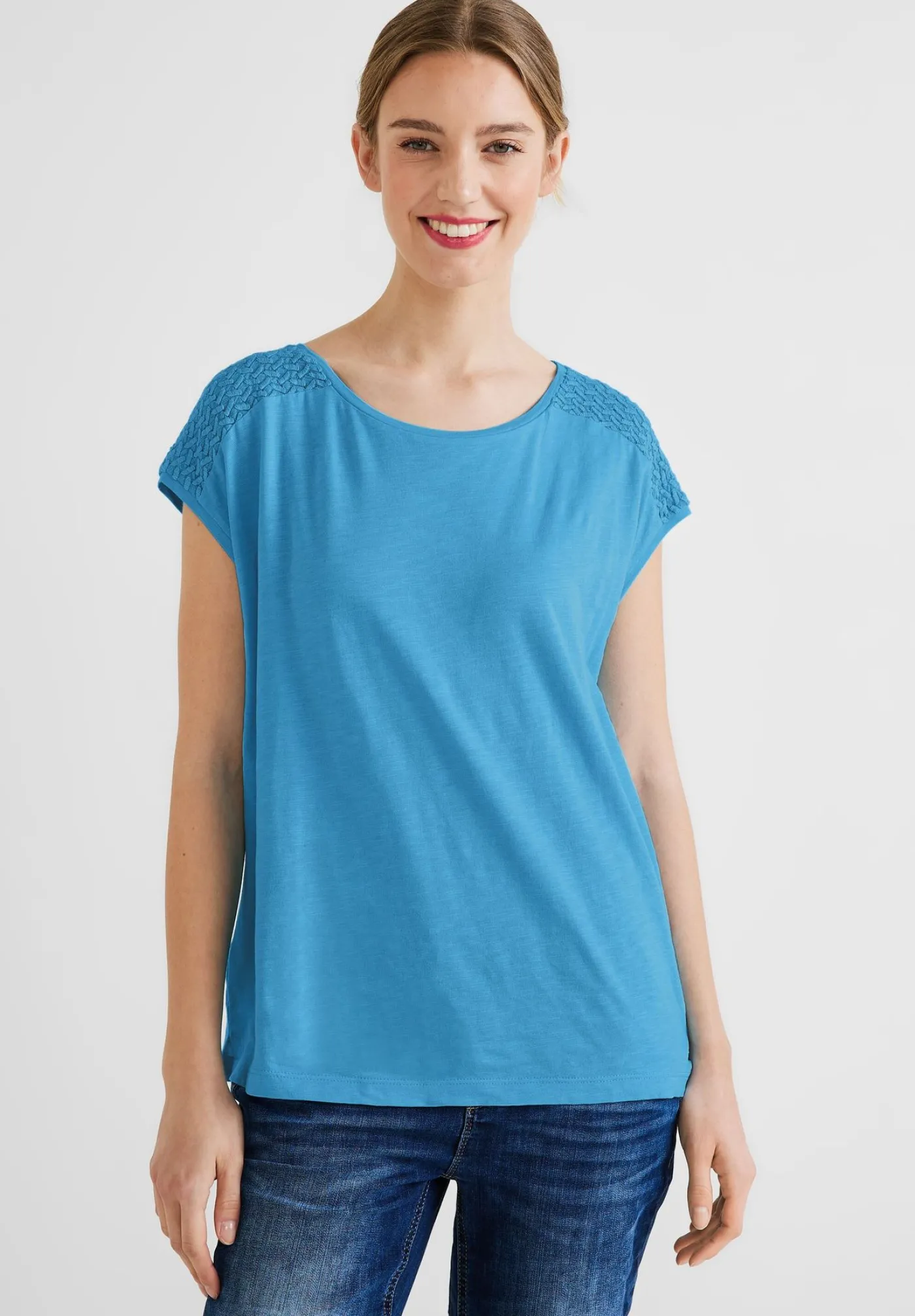 Qr shirt w.lace shoulder