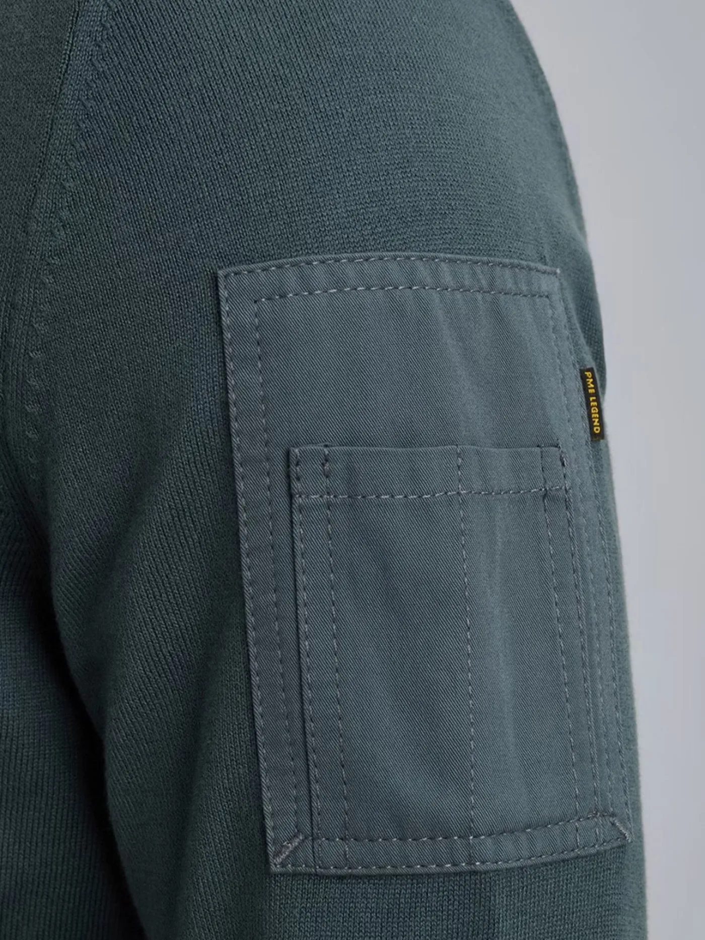 R-neck American Classic knit