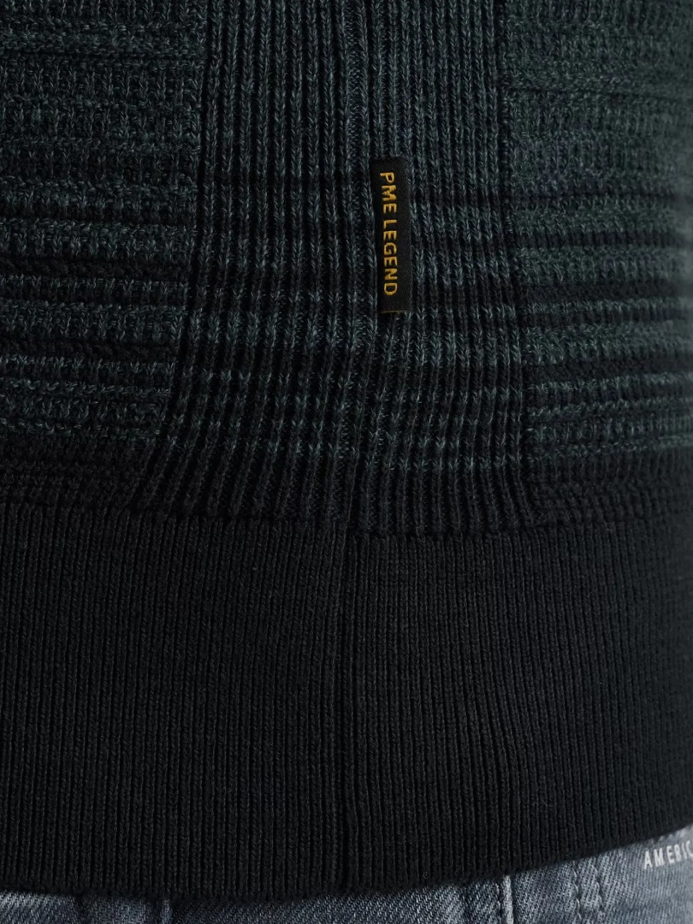 R-neck cotton gradient