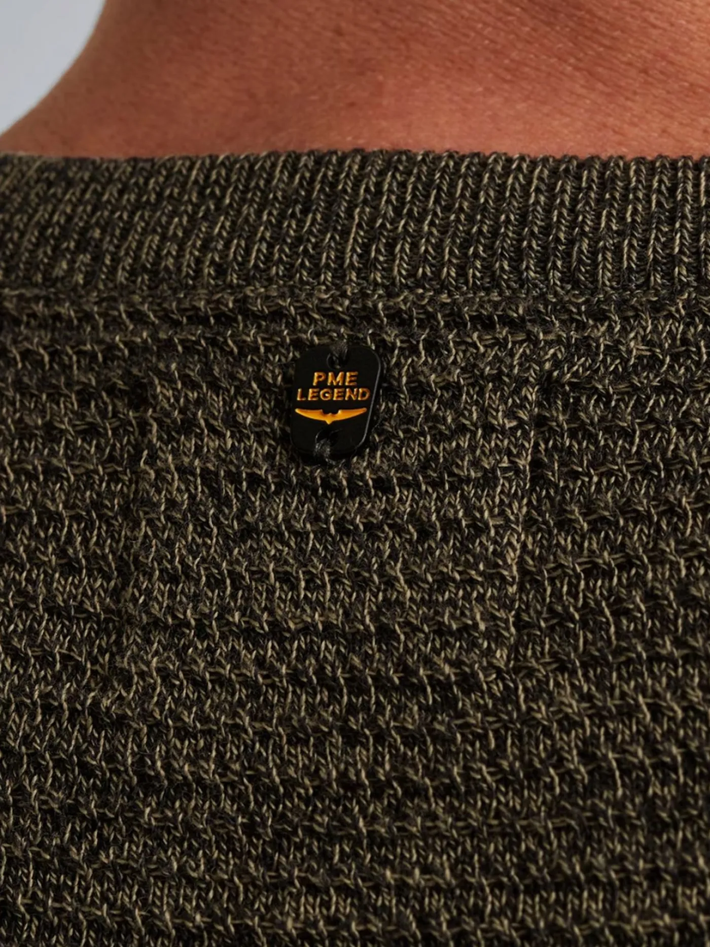 R-neck cotton mouline