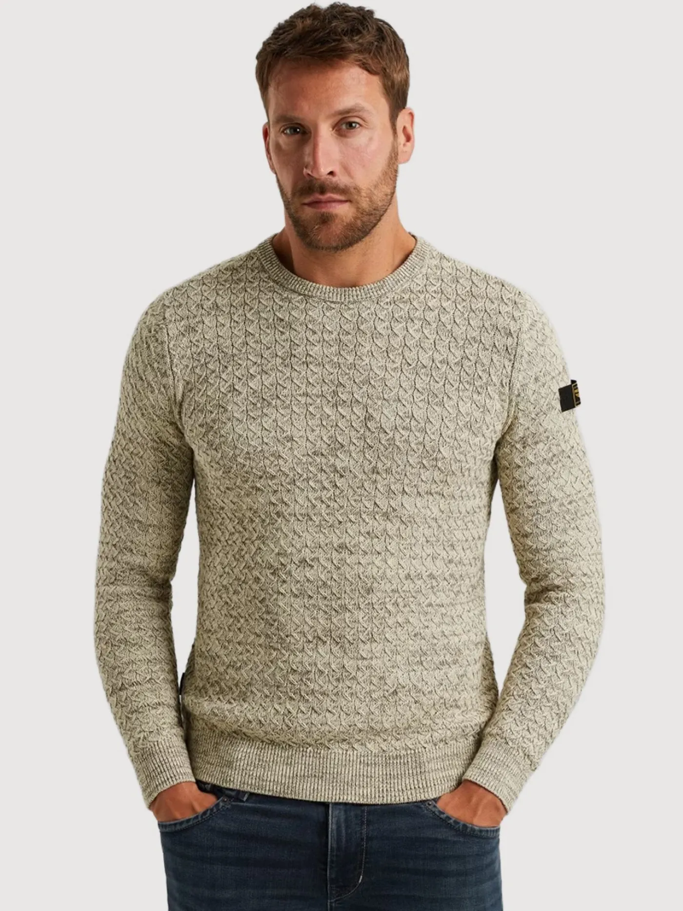 R-neck mouline structure