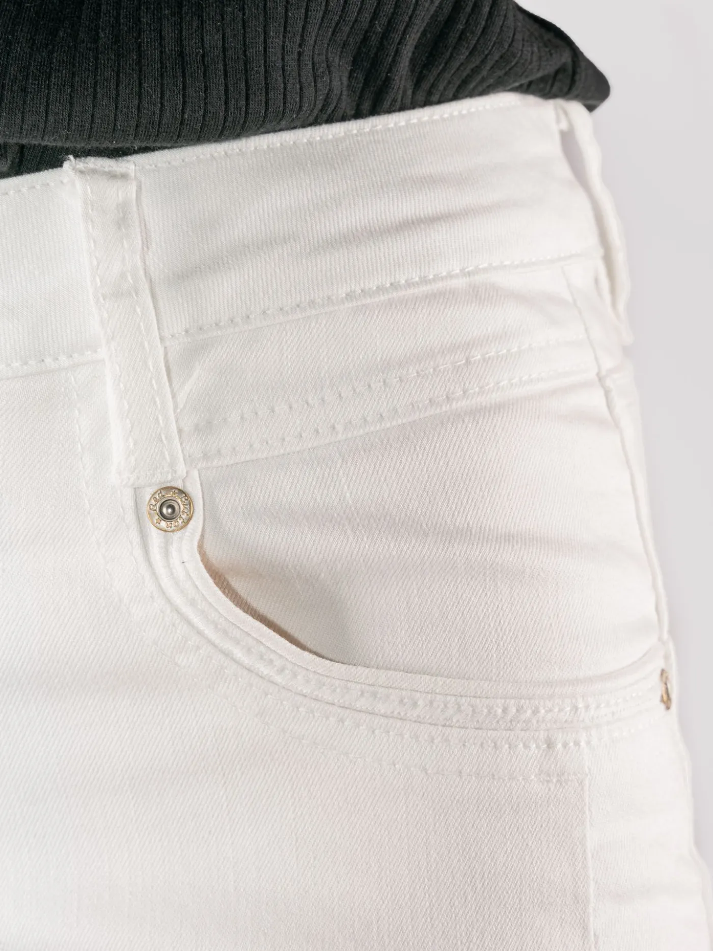 Sissy colour & embroidery