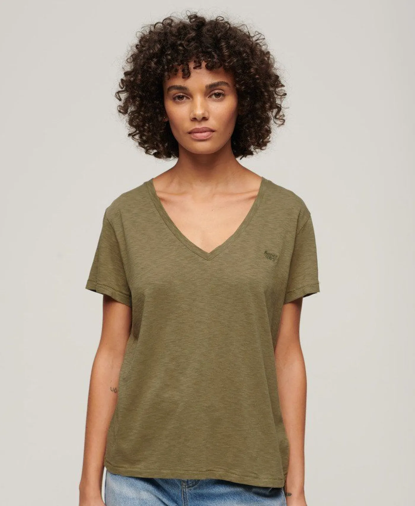 Studios slub emb vee tee