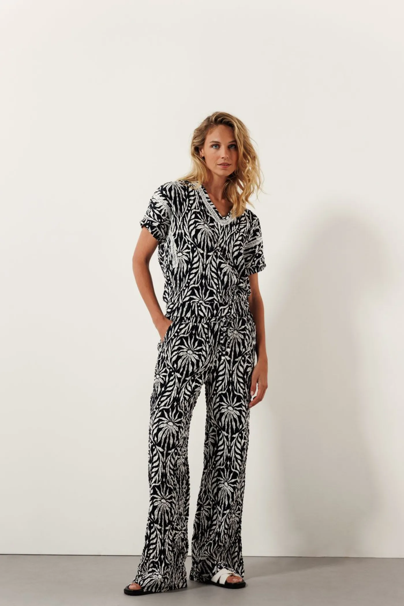 Top Black And White Paradise