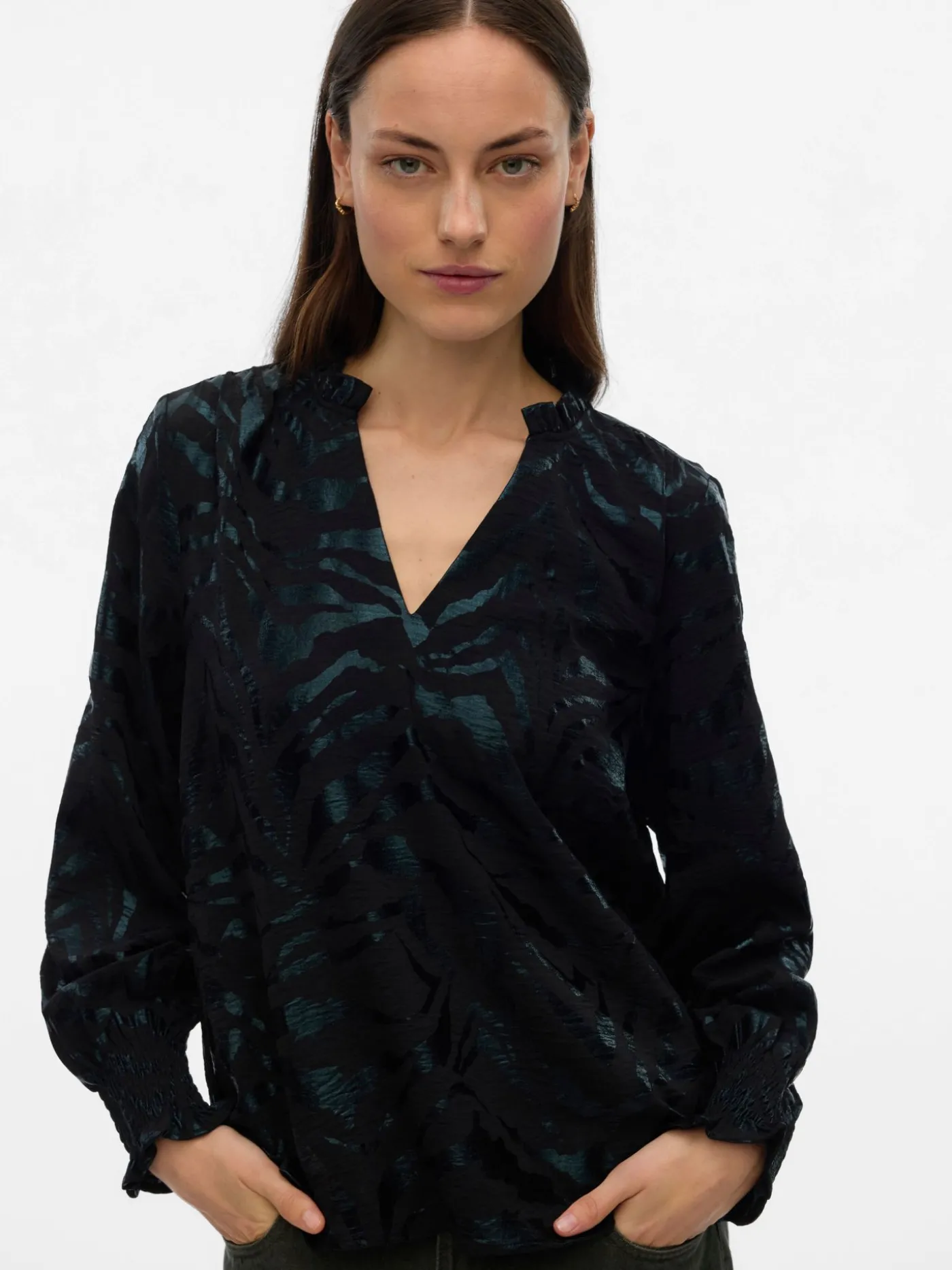 VMCARLA FOIL L/S V-NECK TOP WVN GA
