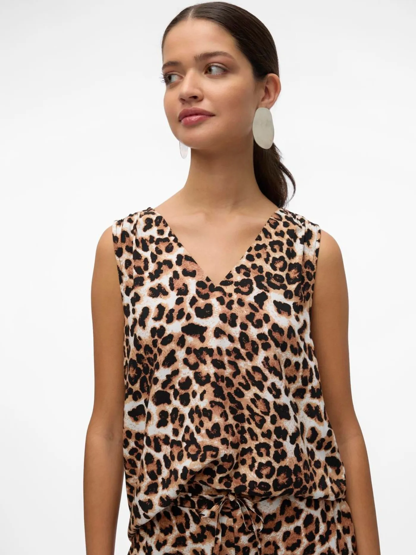 VMEASY JOY S/L V-NECK TOP WVN GA