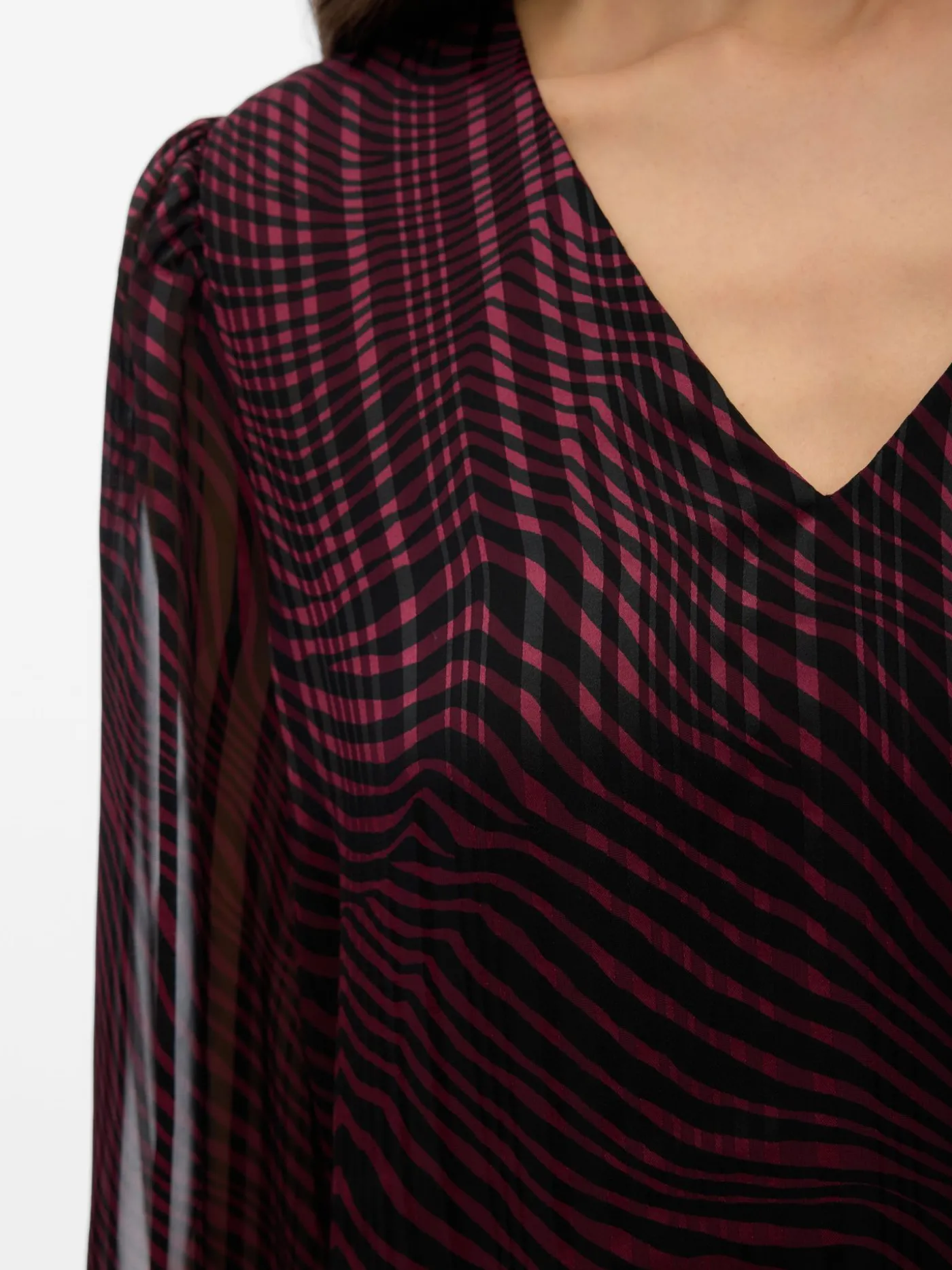 VMGEBRA GEDNA LS V-NECK TOP WVN BTQ