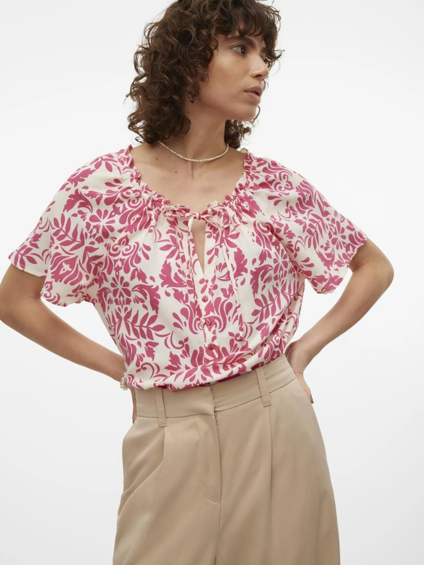 VMIMMA S/S V-NECK TOP WVN BTQ