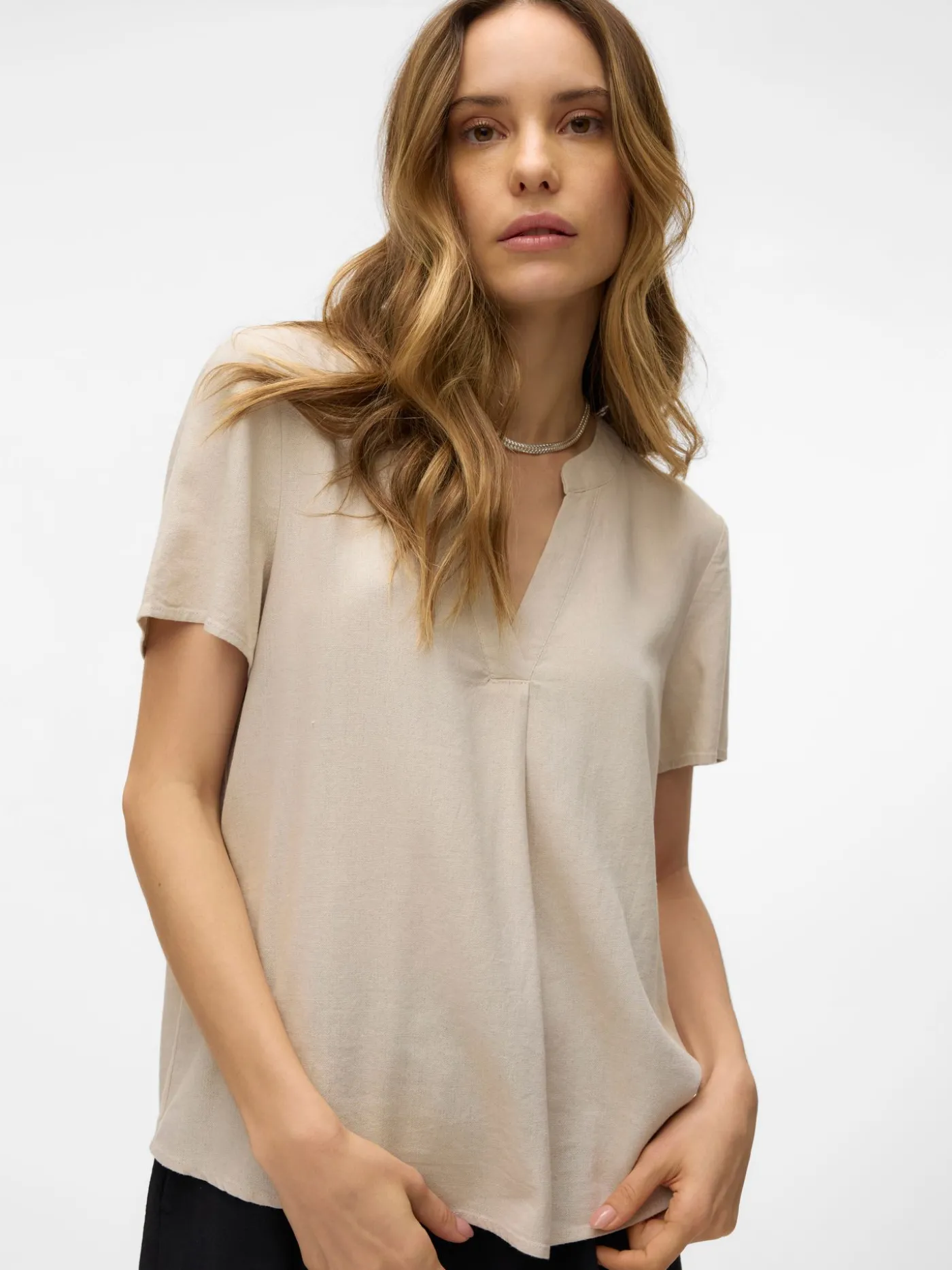 VMMYMILO SS V-NECK TOP WVN GA